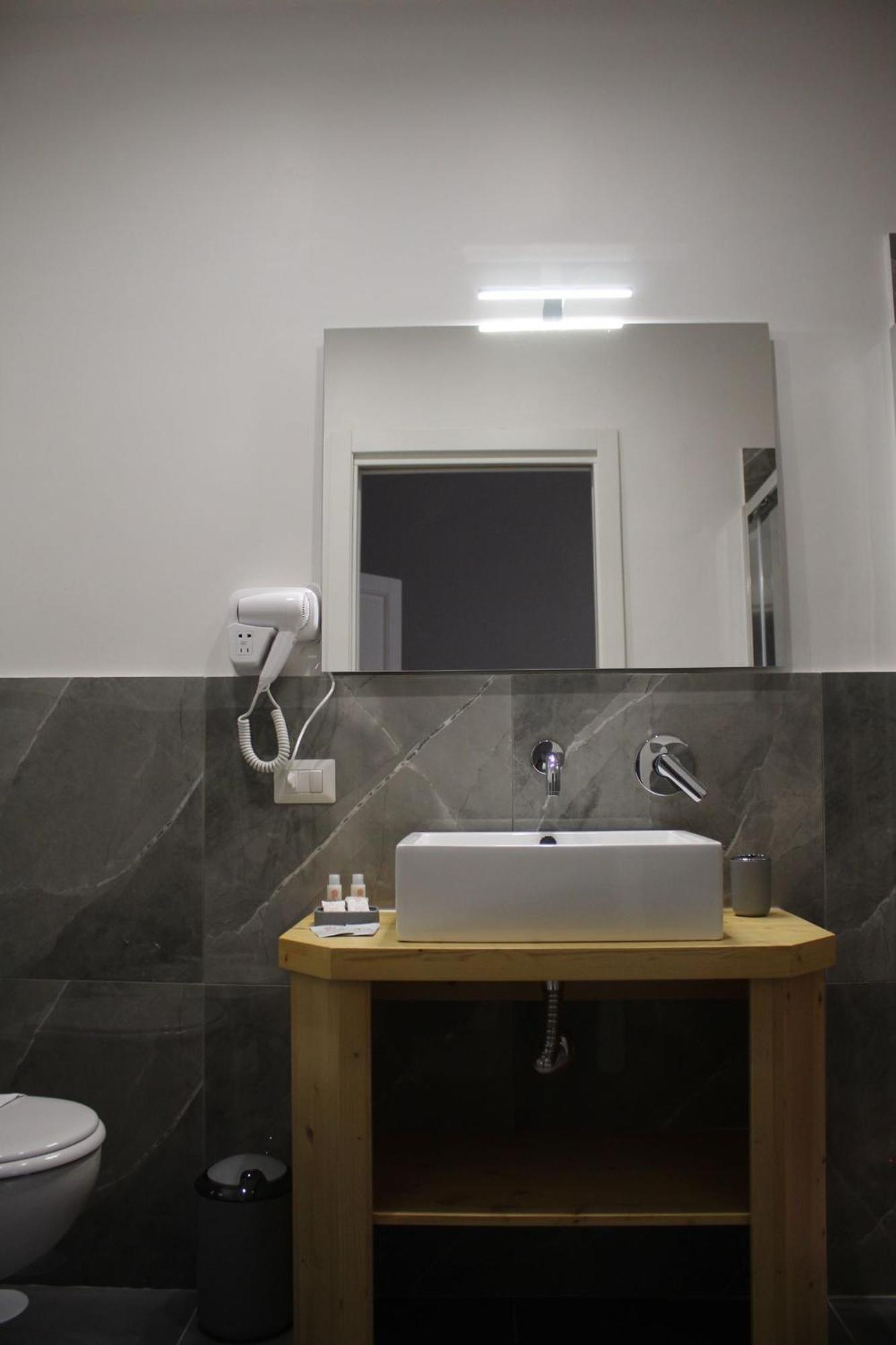 Hotel Be Italian Flat Sanfelice Napoli Esterno foto